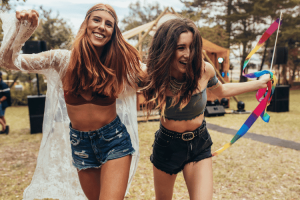 What to Wear to a Music Festival: Expert Advice